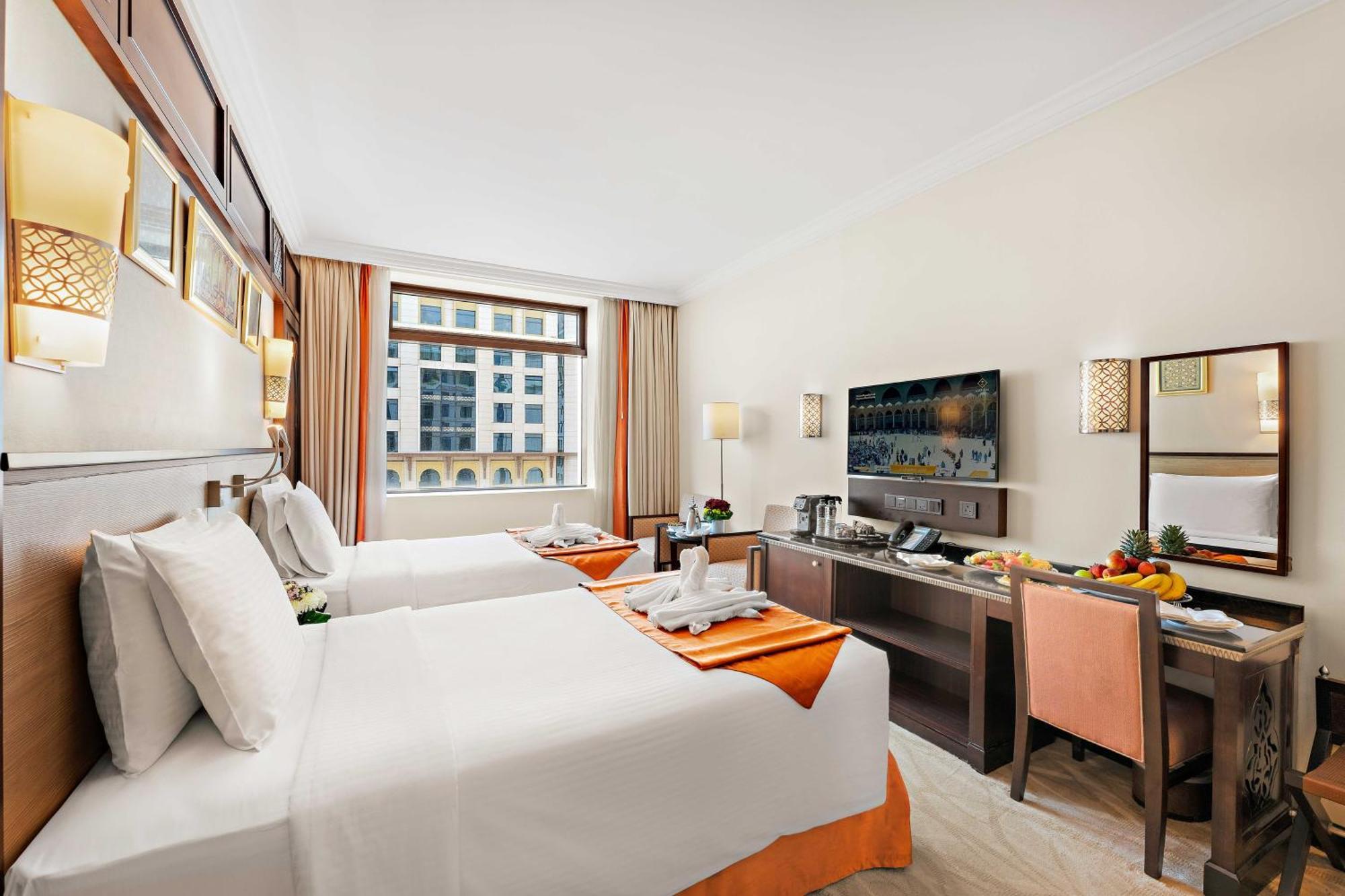 Anjum Makkah Hotel Mekka Exteriör bild A room at the Mandarin Oriental, Bangkok